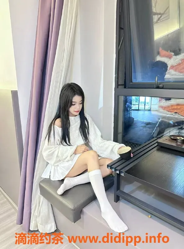 成都楼凤-成都嫩妹一万，身高145体重70，价格500元