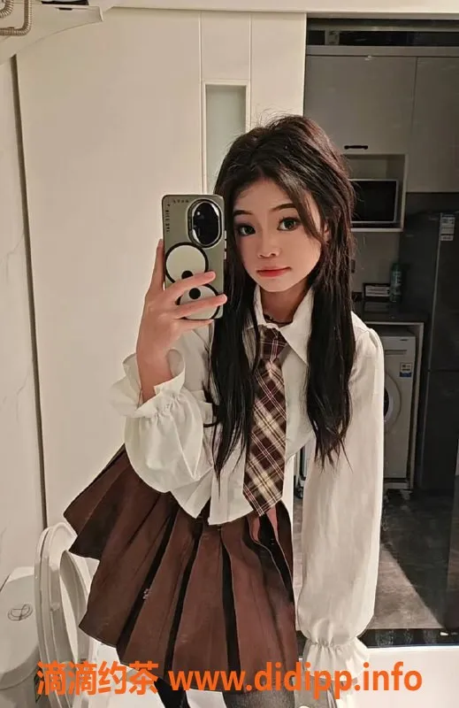 成都楼凤-成都嫩妹一万，身高145体重70，价格500元