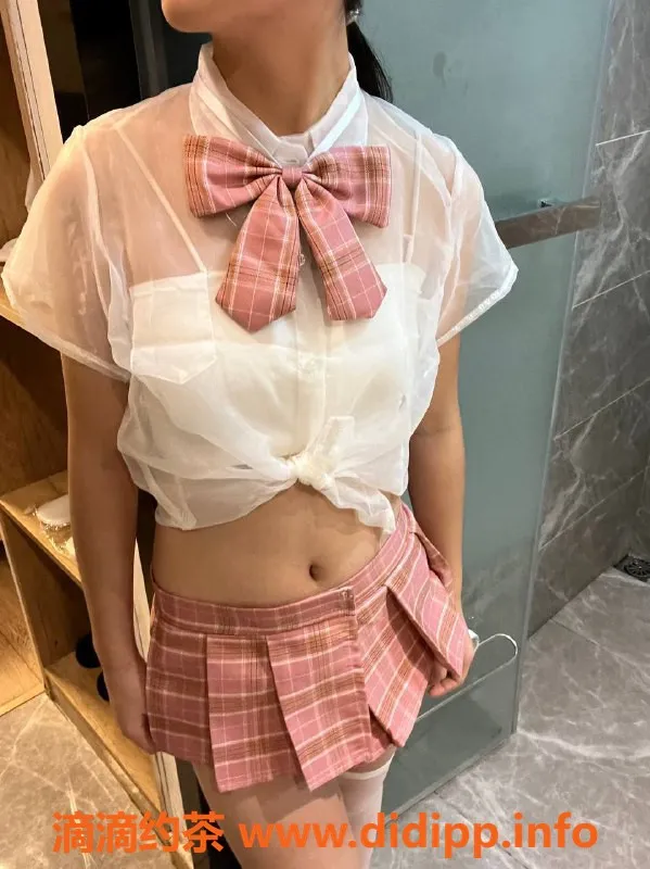 成都楼凤资源信息,成都嫩妹荔枝，身高165体重98，500元服务体验