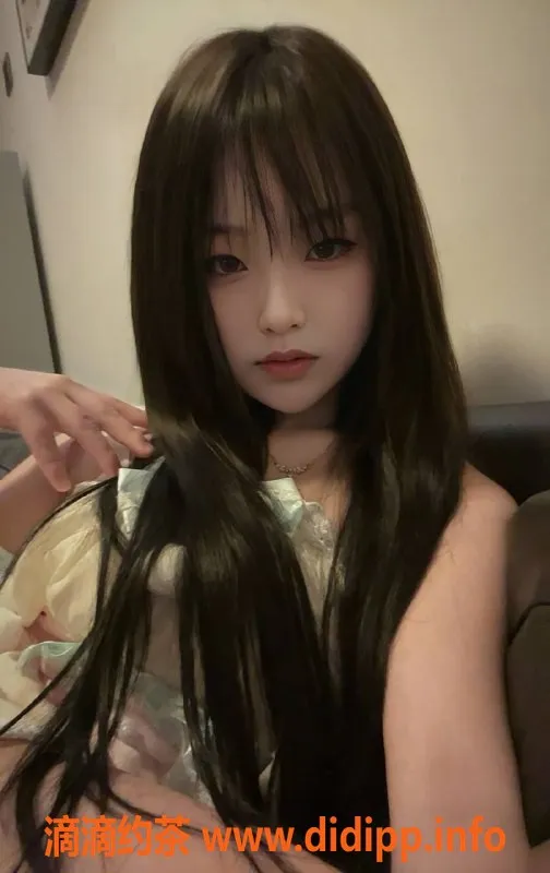 深圳楼凤-龙华晶晶，千元嫩妹舌吻可包夜