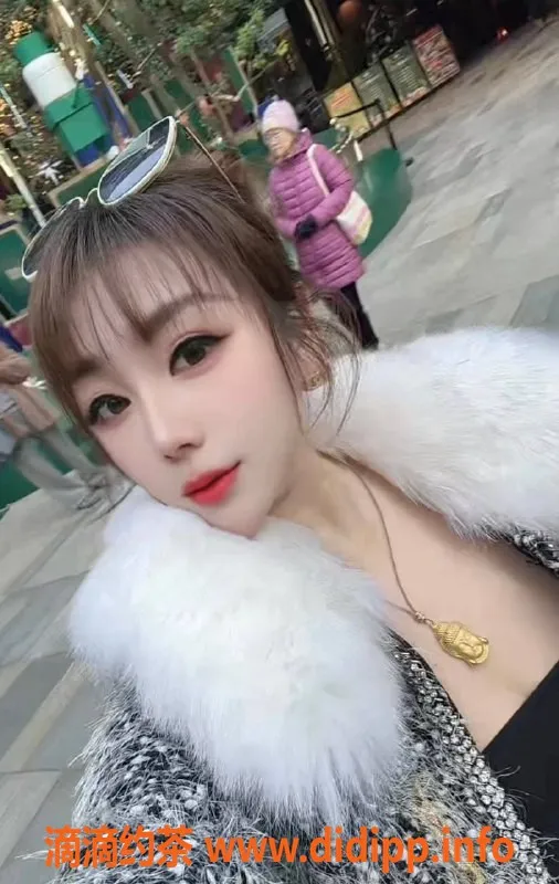 上海楼凤-普陀娜娜，98年大胸 F罩杯，170高57重，服务好评如潮