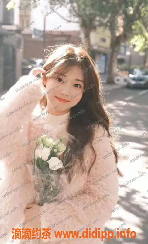 成都楼凤-武侯区小雅，24岁160cm E罩杯，600p服务