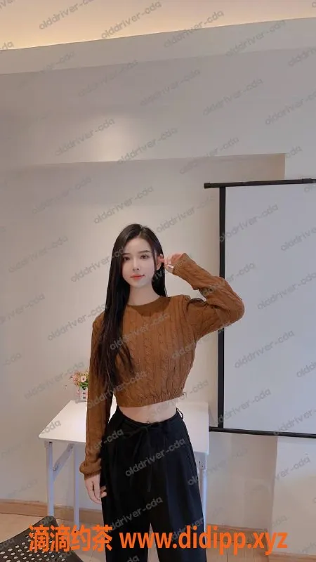 成都楼凤-高新区于文文，170身高C罩杯，超值800p服务