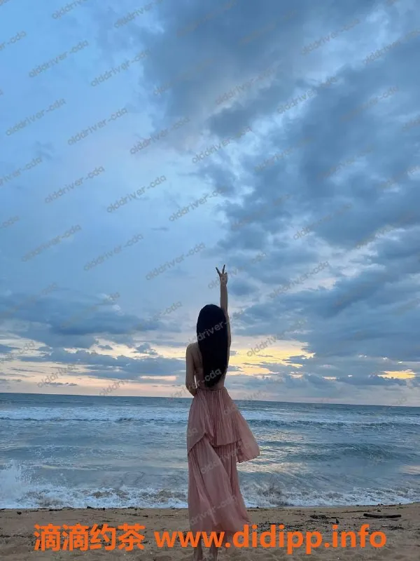 成都楼凤-高新区于文文，170身高C罩杯，超值800p服务