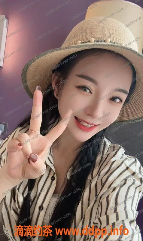 成都楼凤-武侯区小九，24岁舞蹈老师，身高160，体重86，900P可优惠