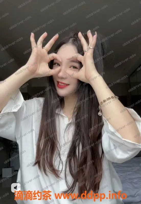 成都楼凤-武侯区小九，24岁舞蹈老师，身高160，体重86，900P可优惠