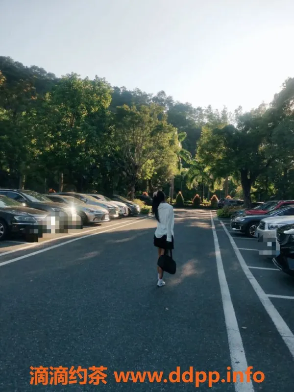 广州楼凤资源信息,海珠区26岁芊芊，168cm，55kg，500起服务多样！