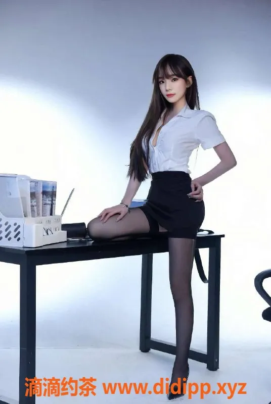 北京楼凤-丰台秘书乐乐，700元性价比高