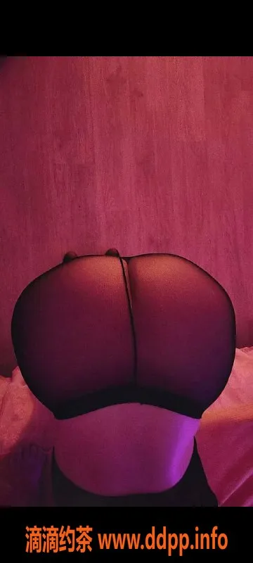 北京楼凤-双井豆豆，29岁166高97斤，茶费8