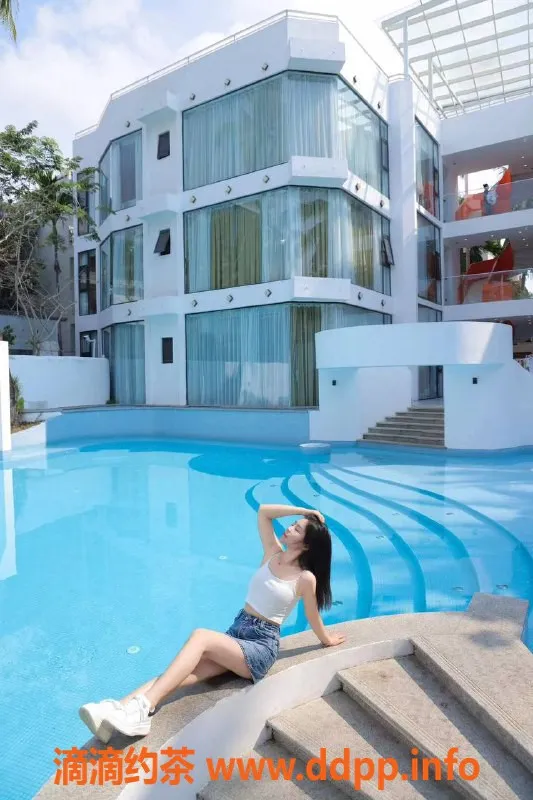 成都楼凤-高新区佳柠25岁，164身高，B罩杯，600P服务