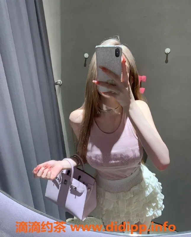 深圳楼凤-南山中乌混血依娜，1300起，服务超赞！