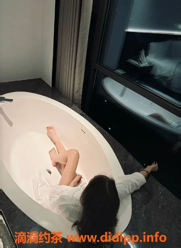 东莞楼凤-南城巧克力，700一、1400二的精彩服务