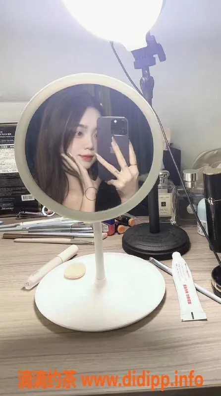 深圳楼凤-宝安仙仙，上门服务，1200起！