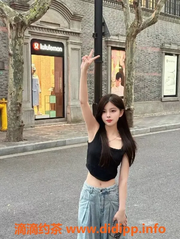 上海楼凤-小乖：浦东甜心，163cm44kg，900元起