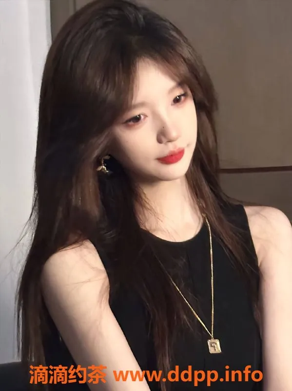 杭州楼凤-呆小呆：18岁在校学妹，166cm，48kg，服务费合理