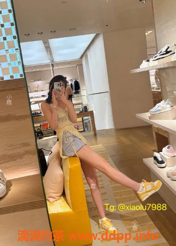 深圳楼凤资源信息,深圳小鹿，服装诱惑，1000元起