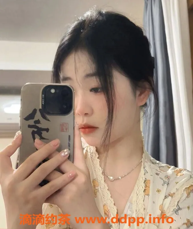 深圳楼凤-龙岗区嫩妹泡泡，900元蛇吻制服服务