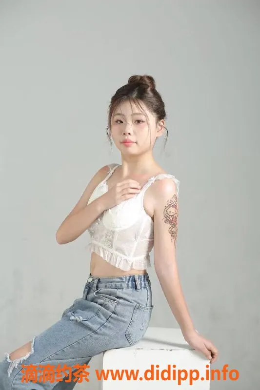 广州楼凤-广州天河区萱萱，600元胸推鸳鸯浴体验