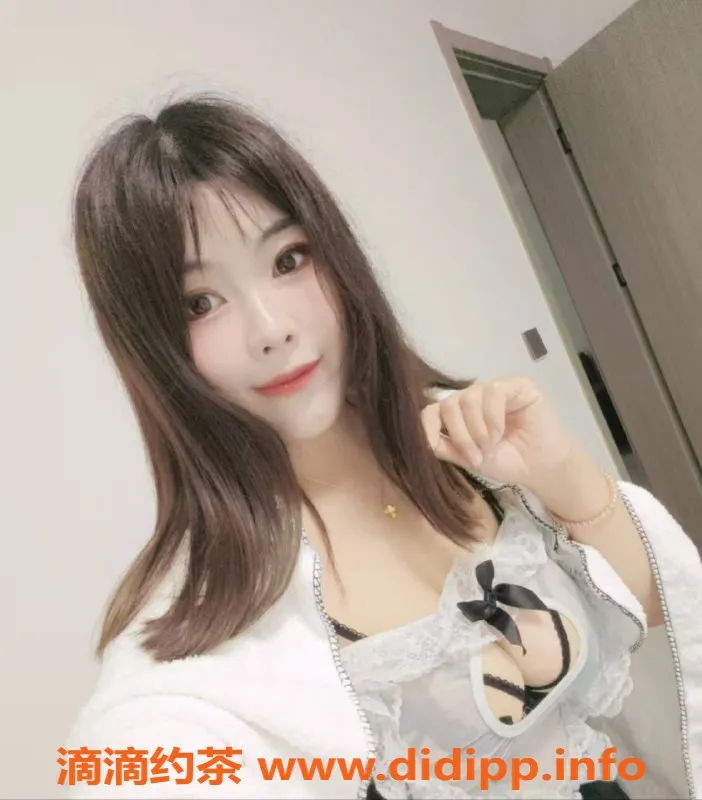 郑州楼凤-高新兼职米妮，24岁160cm，50kg，38D热情服务