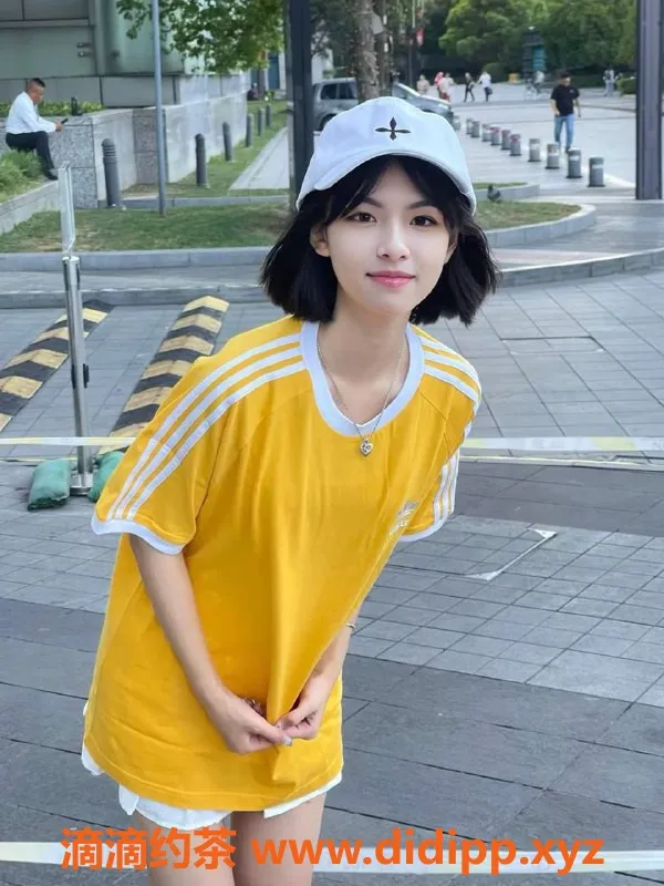 北京楼凤-朝阳北苑清新短发小妹，身高160，80斤超乖巧