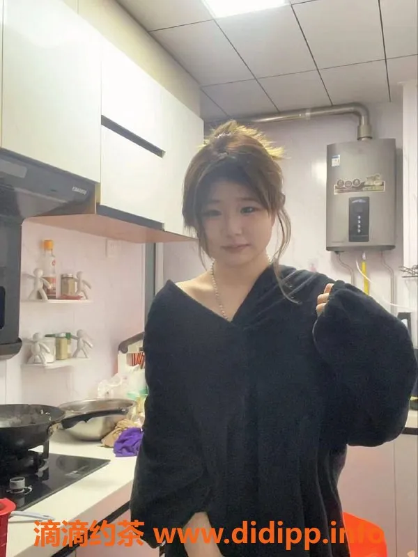 北京楼凤-北京百子湾乐乐，微胖D罩杯，165身高，茶费1K