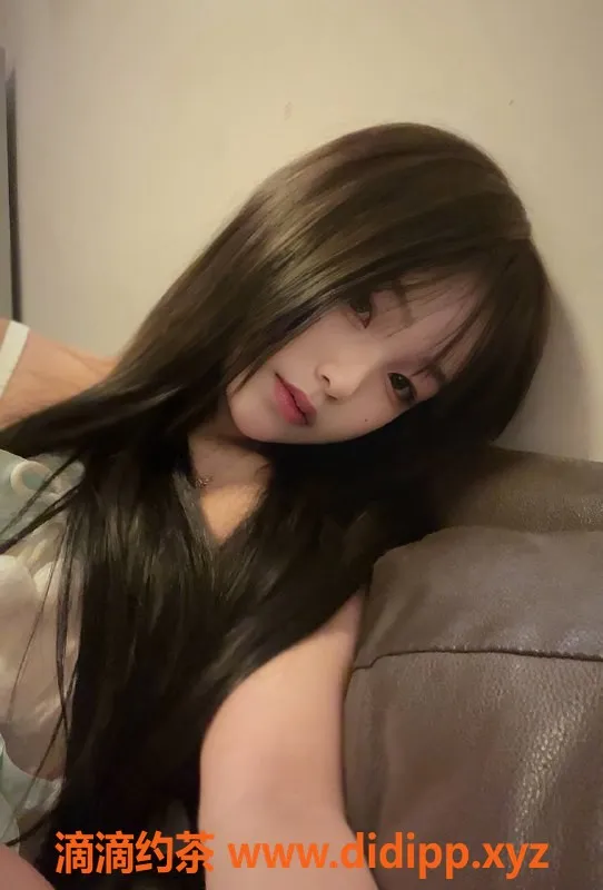 深圳楼凤资源信息,龙华晶晶：1000起双向服务，享受舌吻与陪浴