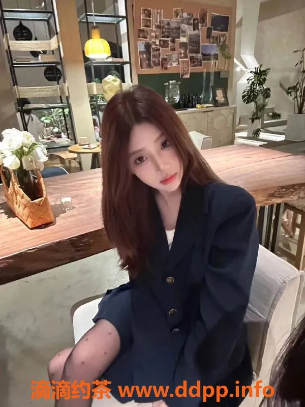 杭州楼凤-滨江区甜美可爱学妹杨晓晓，身高163，89斤