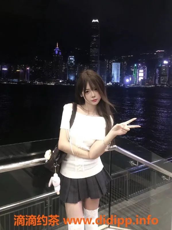 深圳楼凤-龙华小希，调情制服服务，1000元起