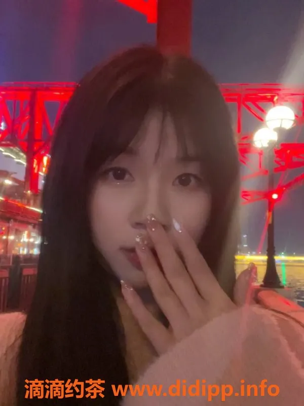 广州楼凤资源信息,番禺嫩妹柠七，清纯假学生妹等你来约