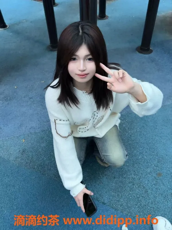 成都楼凤资源信息,成都小汐 17岁，身高160，体重95，服务500起