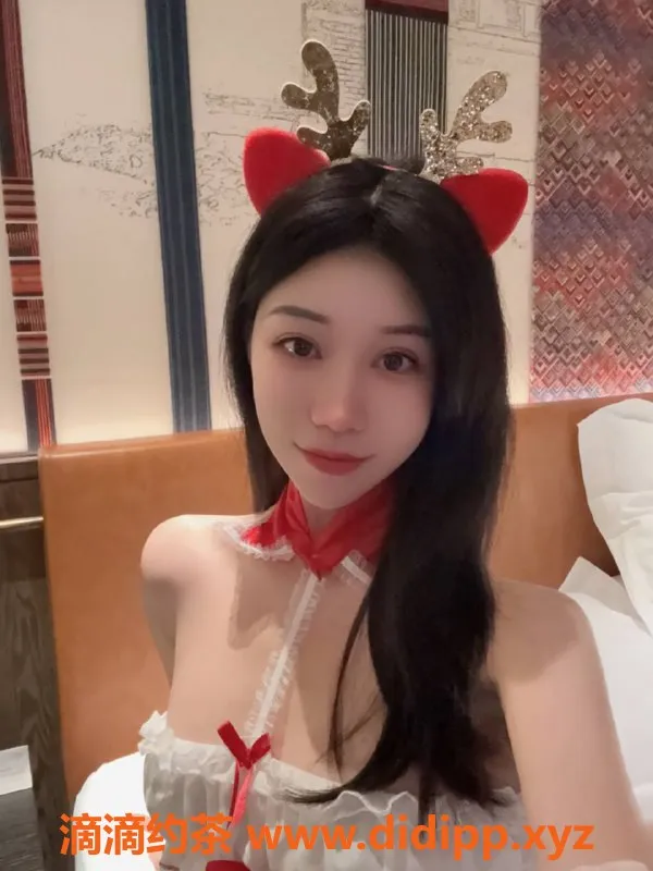 成都楼凤-高新区22岁御姐嘉月，身材好颜值高，服务细致