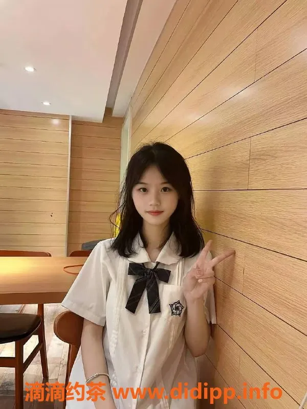 深圳楼凤-宝安怡怡，1200元起，鸳鸯浴+制服服务