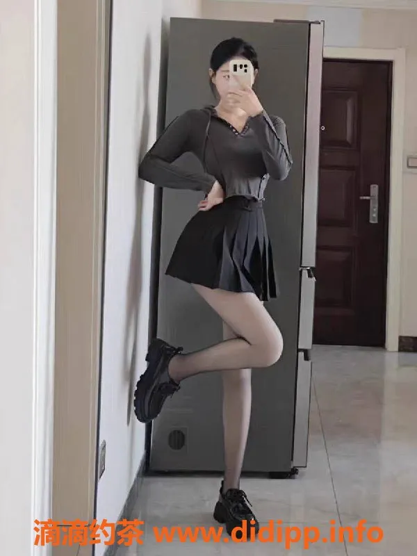 北京楼凤-朝阳大悦城学妹“嘟嘟” 巨奶E杯超诱人