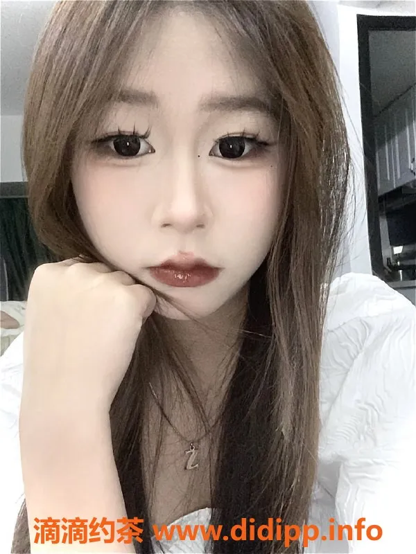 成都楼凤-成都贝壳，158cm大胸嫩妹，500元体验