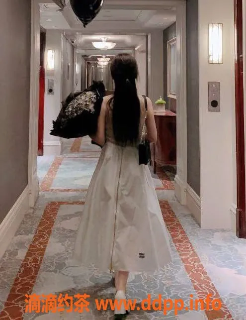 上海楼凤-普陀小榴莲，165高颜值嫩妹，1200P起