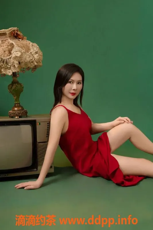 北京楼凤-朝阳妩媚少妇，技艺出众，尽享刺激服务