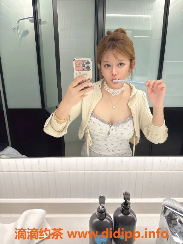 北京楼凤-朝阳劲松20岁邻家小妞，A4腰筷子腿，超萌