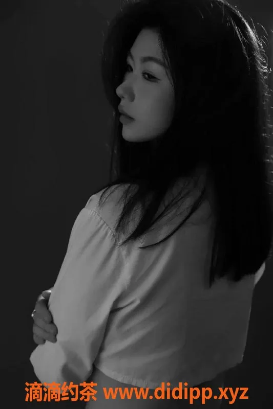 北京楼凤-北京木樨园夏小猪，24岁，长腿纹身，茶费9