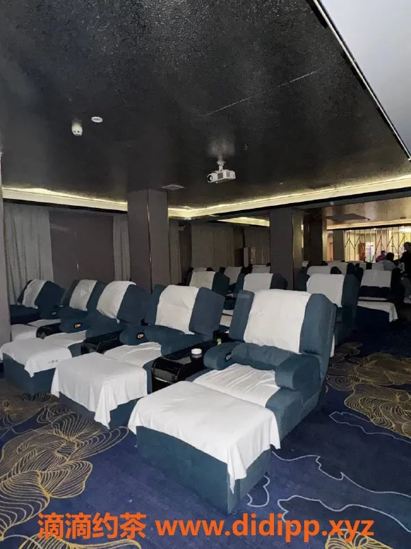 广州spa会所-东平95后全裸魔棒服务，超A牌仅需739