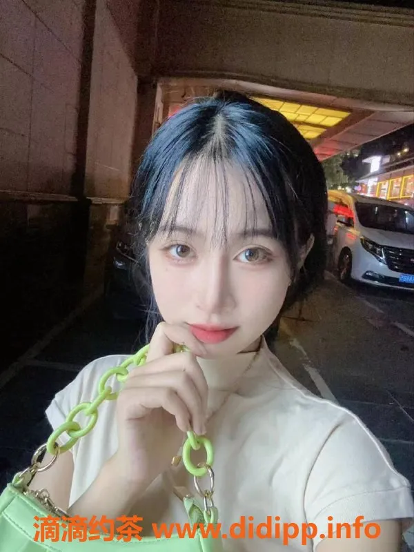 杭州楼凤-上城依依，高颜值嫩妹，158cm 44kg超可爱