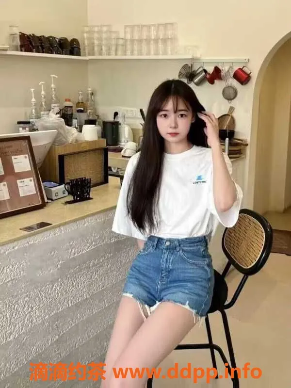 广州楼凤-黄埔朵朵，165cm/46kg，22岁优质服务