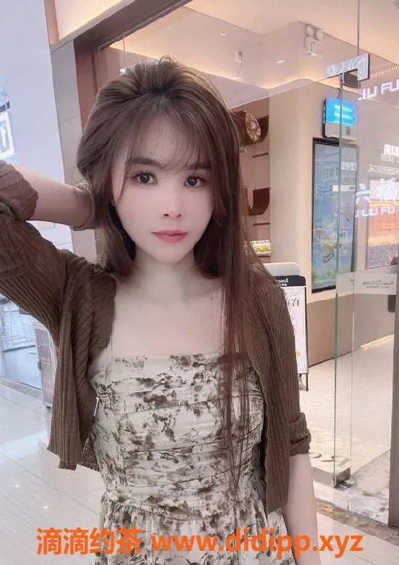 广州楼凤资源信息,广州海珠极品舌吻莎莎，23岁，168cm，46斤