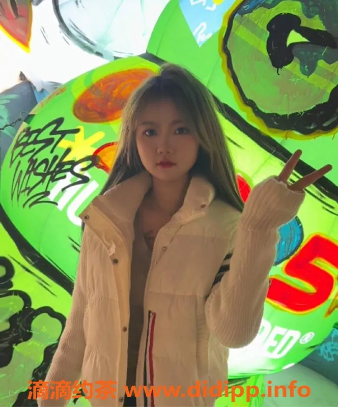 成都楼凤-成都萱萱，16岁165cm，优质陪洗服务500元