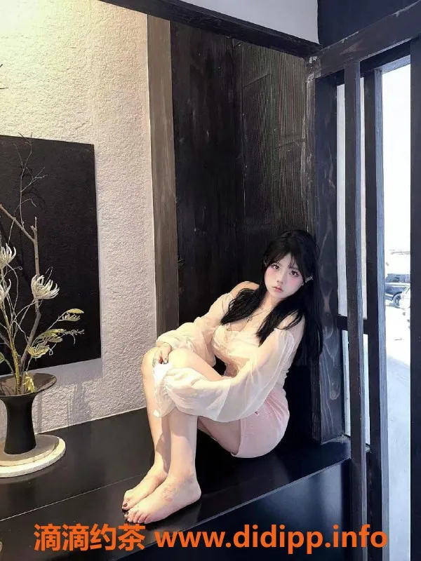 上海楼凤-闵行泡泡，36D童颜巨乳嫩妹，800元起