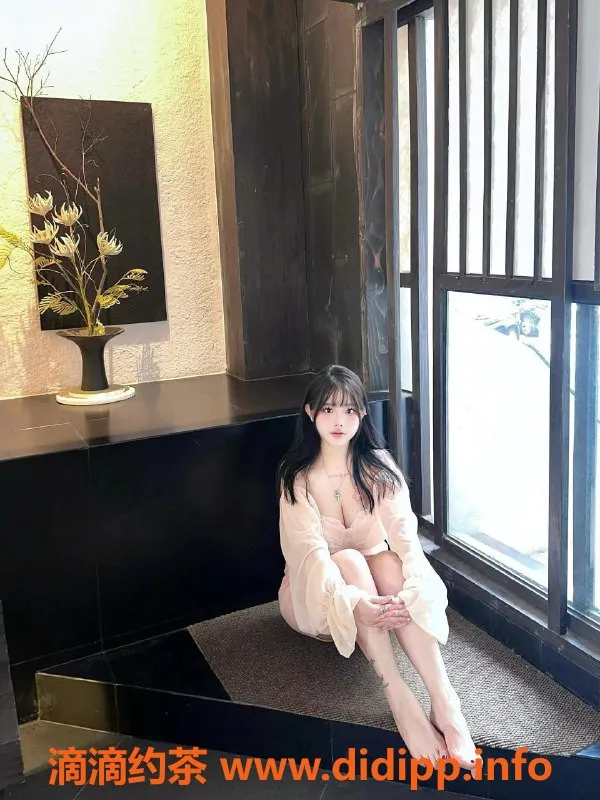 上海楼凤-闵行泡泡，36D童颜巨乳嫩妹，800元起