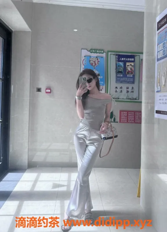 北京楼凤资源信息,朝阳大悦城00后潮妹，身材诱人服务热情