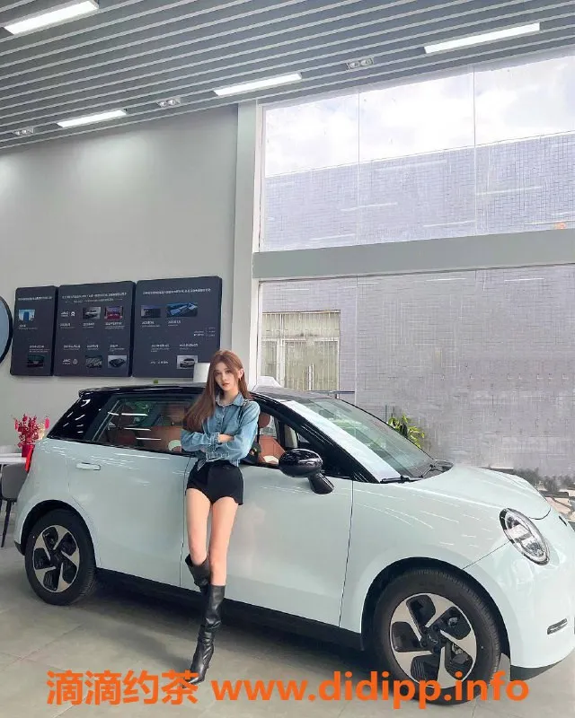 深圳楼凤-南山车模李恩，1298p享多种服务！