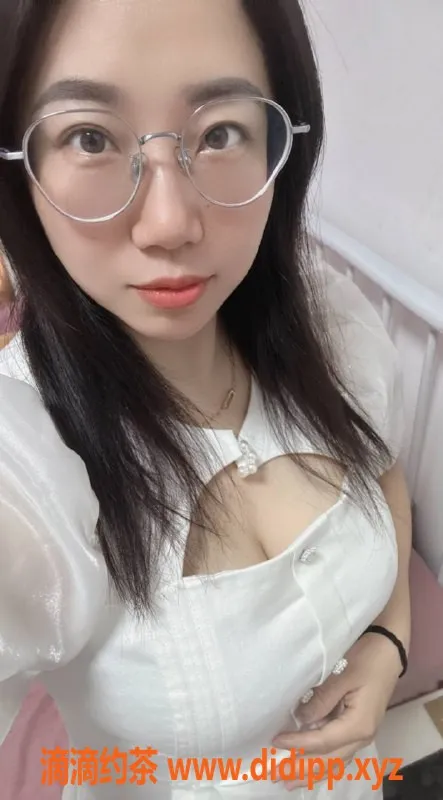 北京楼凤-丰台熟女猛🐄，36D大肉弹，亲民价位