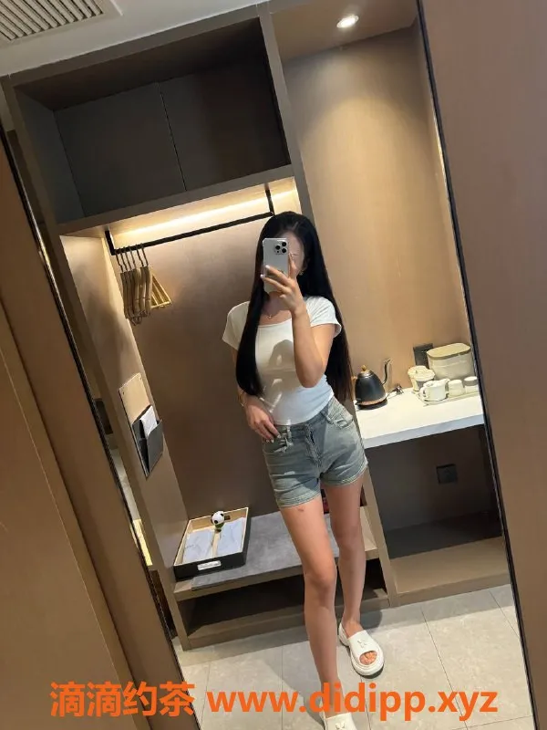 北京楼凤-朝阳三里屯20岁高挑女神，气质绝佳