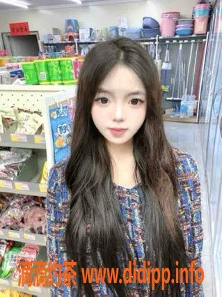 成都楼凤-成华区嫩妹佳琪，160cm/40kg，600元/50分钟